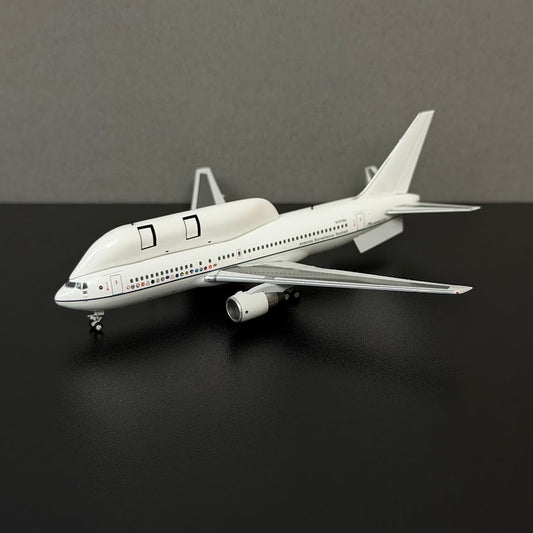 Patriot Models 1:400 Boeing Company/U.S. Army 767-200 (AST) N767BA PT-400-018