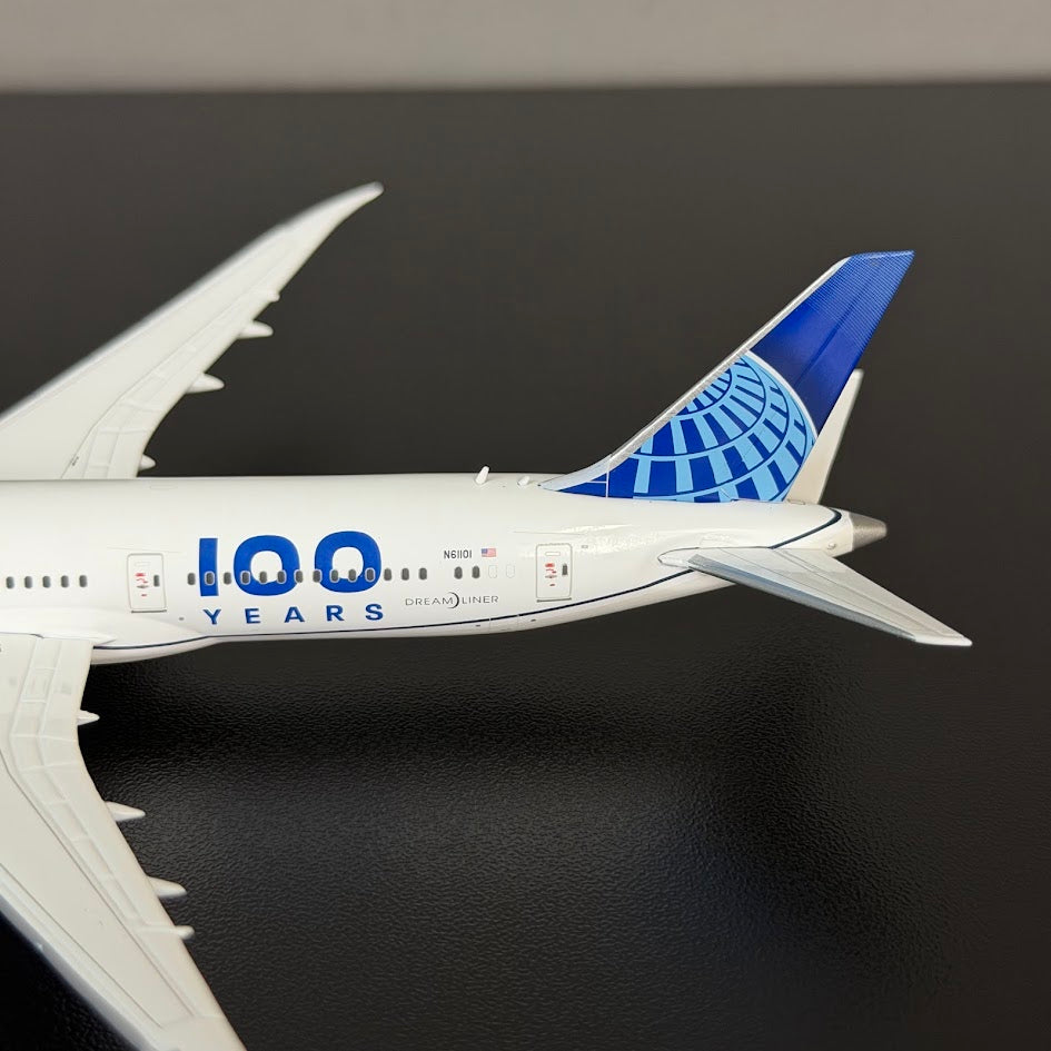 Gemini Jets 1:400 United Airlines Boeing 787-9 N61101 "100 Years" GJUAL2228