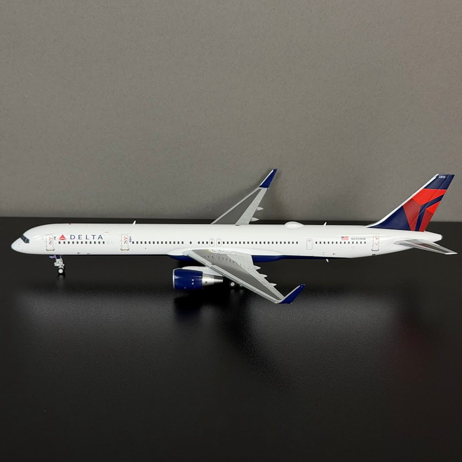 Gemini200 Delta Air Lines Boeing 757-300 N595NW G2DAL1418