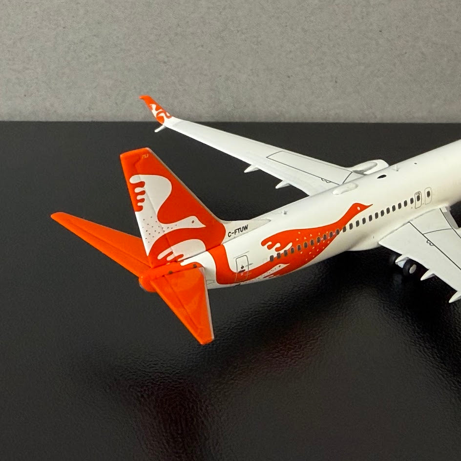 C Model 1:400 Air Inuit Boeing 737-800C C-FTUW C0061