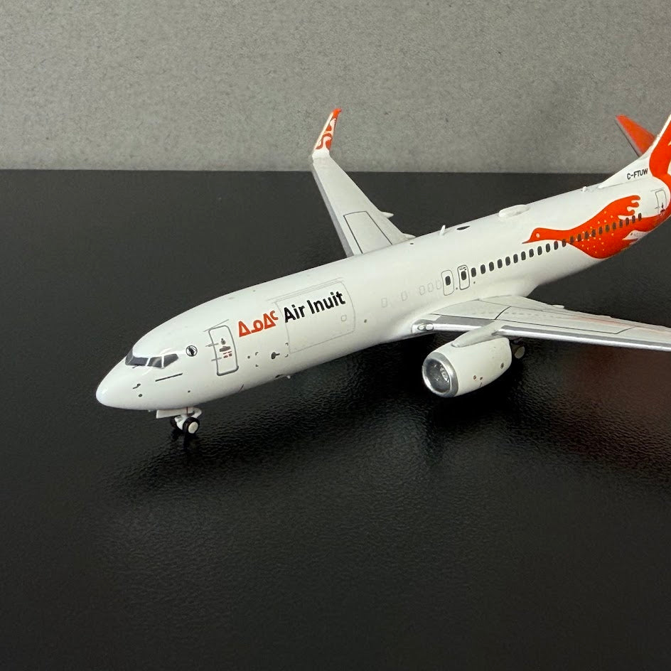 C Model 1:400 Air Inuit Boeing 737-800C C-FTUW C0061