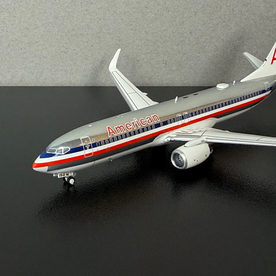 C Models 1:400 American Airlines Boeing 737-800 N921NN "American Heritage" C0069