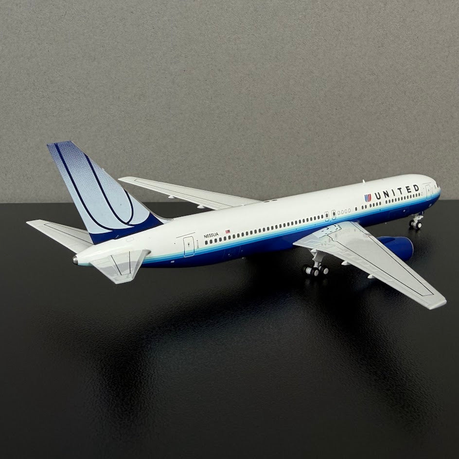 C Models 1:400 United Airlines Boeing 767-300 N655UA "Blue Tulip" C0053