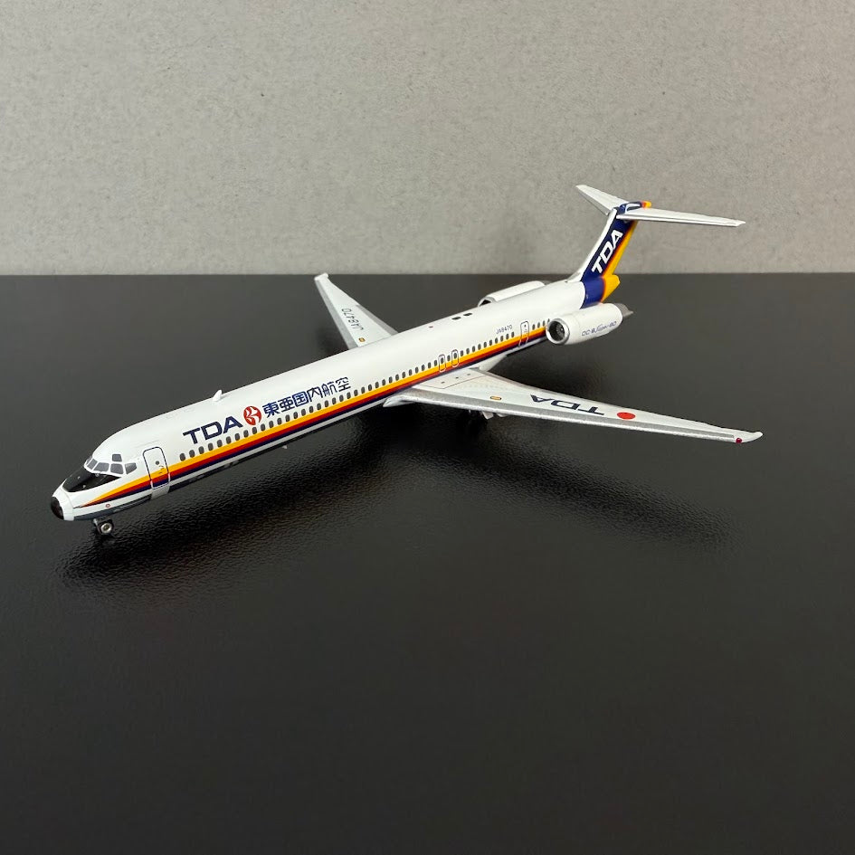 Phoenix Models 1:400 Toa Domestic Airlines (TDA) McDonnell Douglas MD-81 JA8470 04678