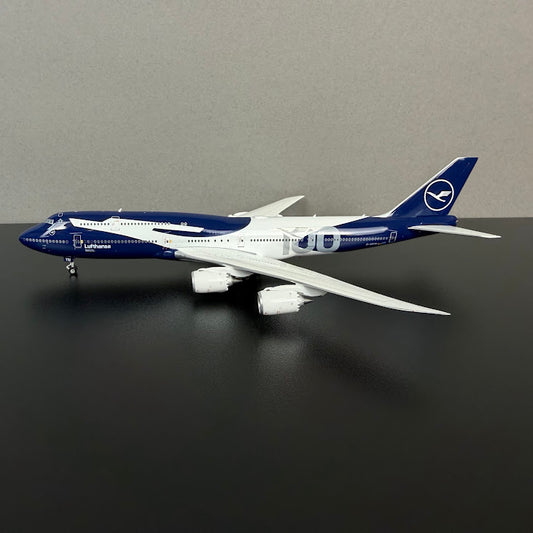 Phoenix Models 1:400 Lufthansa Boeing 747-8 D-ABYN "100 Years" 04697