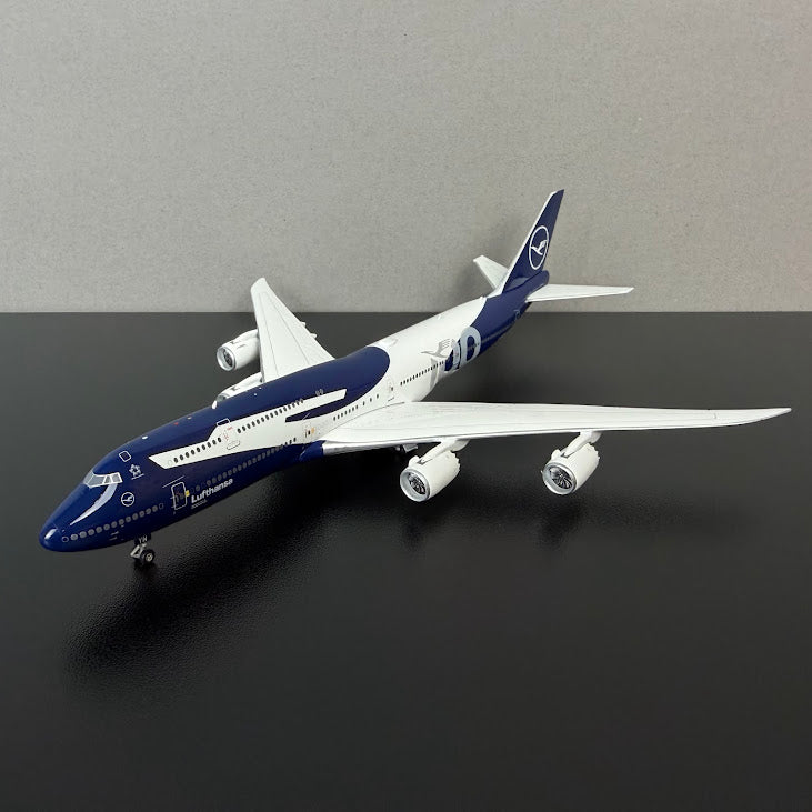 Phoenix Models 1:400 Lufthansa Boeing 747-8 D-ABYN "100 Years" 04697