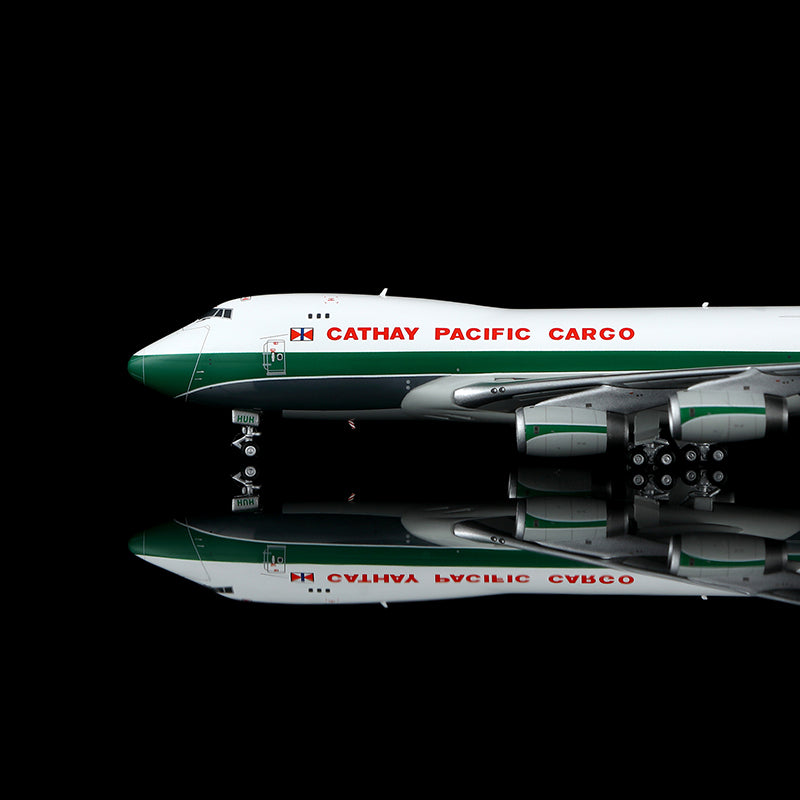 YY Wings 1:400 Cathay Pacific Boeing 747-400F VR-HUH YY74421