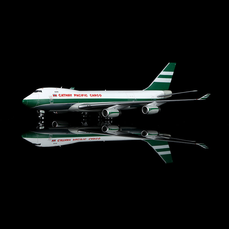 YY Wings 1:400 Cathay Pacific Boeing 747-400F VR-HUH YY74421