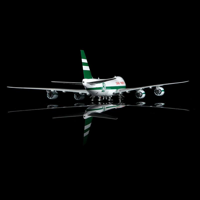 YY Wings 1:400 Cathay Pacific Cargo Boeing 747-8F B-LJE "80th Retro" YY74809