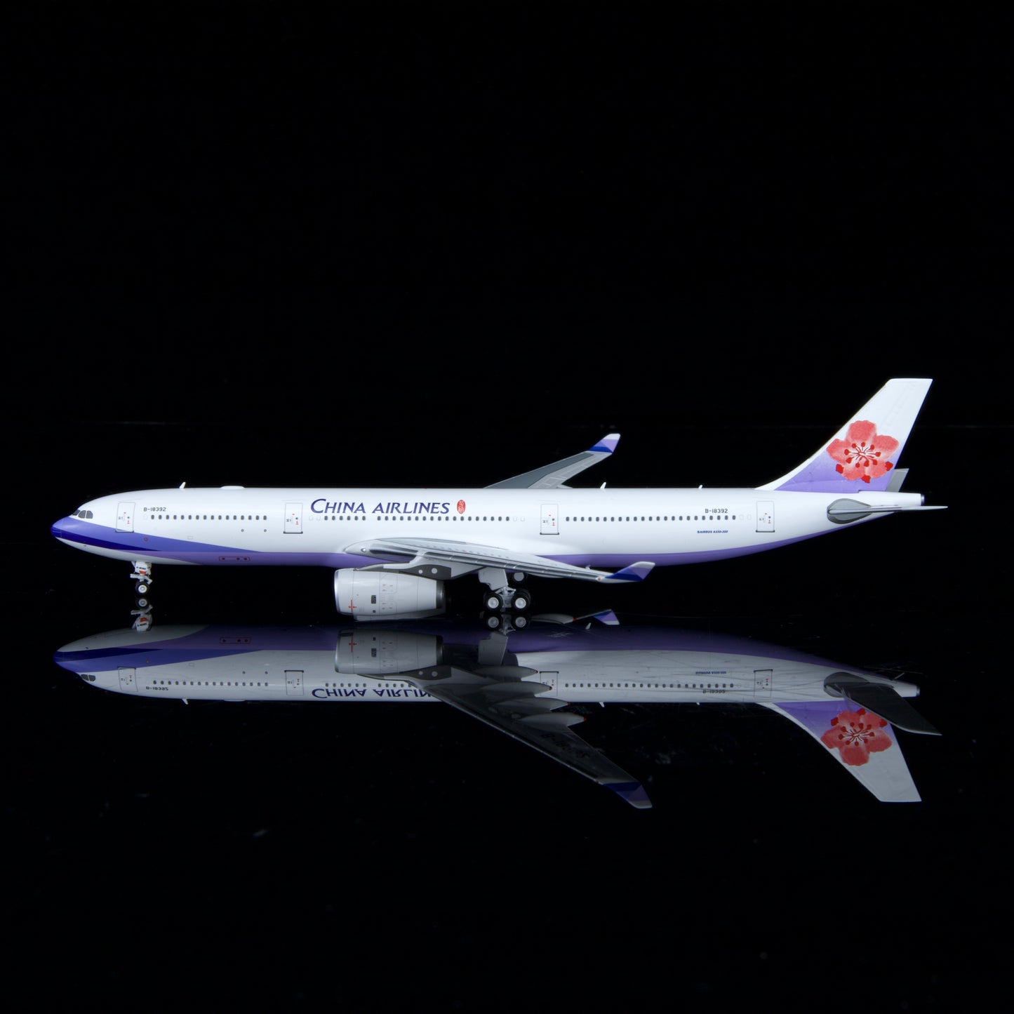 Kylin Models 1:400 China Airlines Airbus A330-300 B-18392 K333CAL01