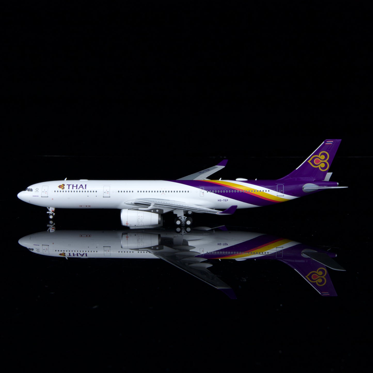 Kylin Models 1:400 Thai Airways Airbus A330-300 HS-TEP K333THA01