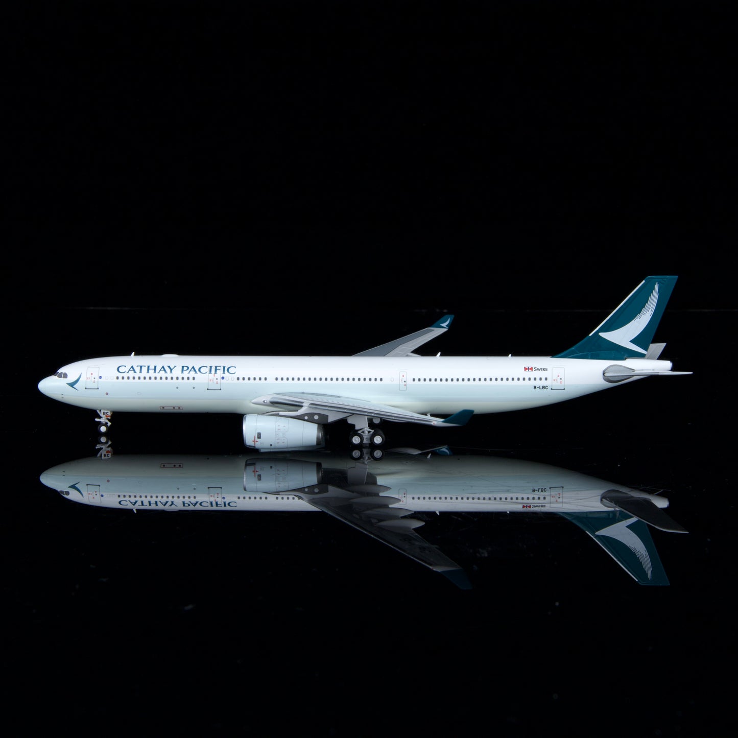 Kylin Models 1:400 Cathay Pacific Airbus A330-300 B-LBC K333CPA01