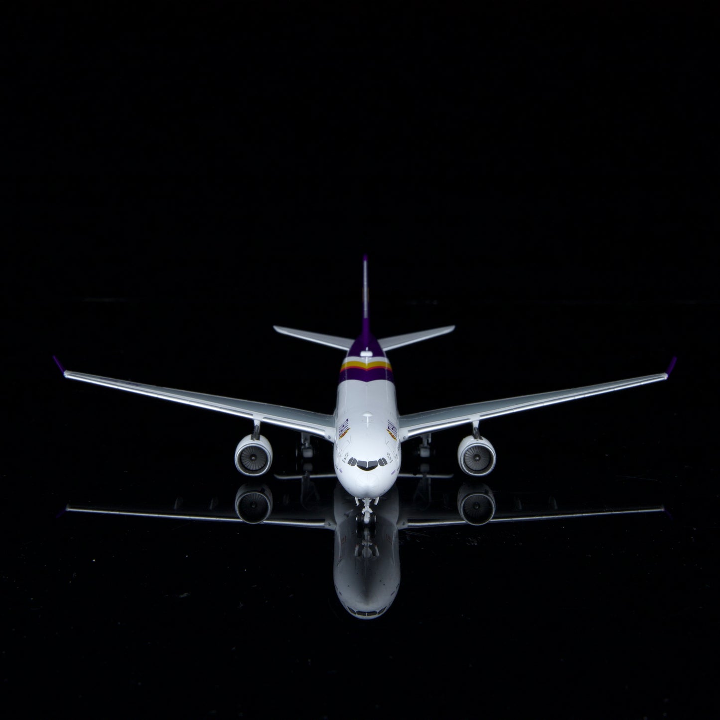 Kylin Models 1:400 Thai Airways Airbus A330-300 HS-TEP K333THA01