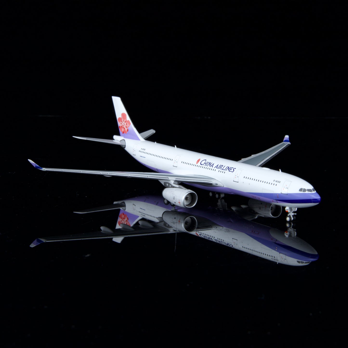 Kylin Models 1:400 China Airlines Airbus A330-300 B-18392 K333CAL01