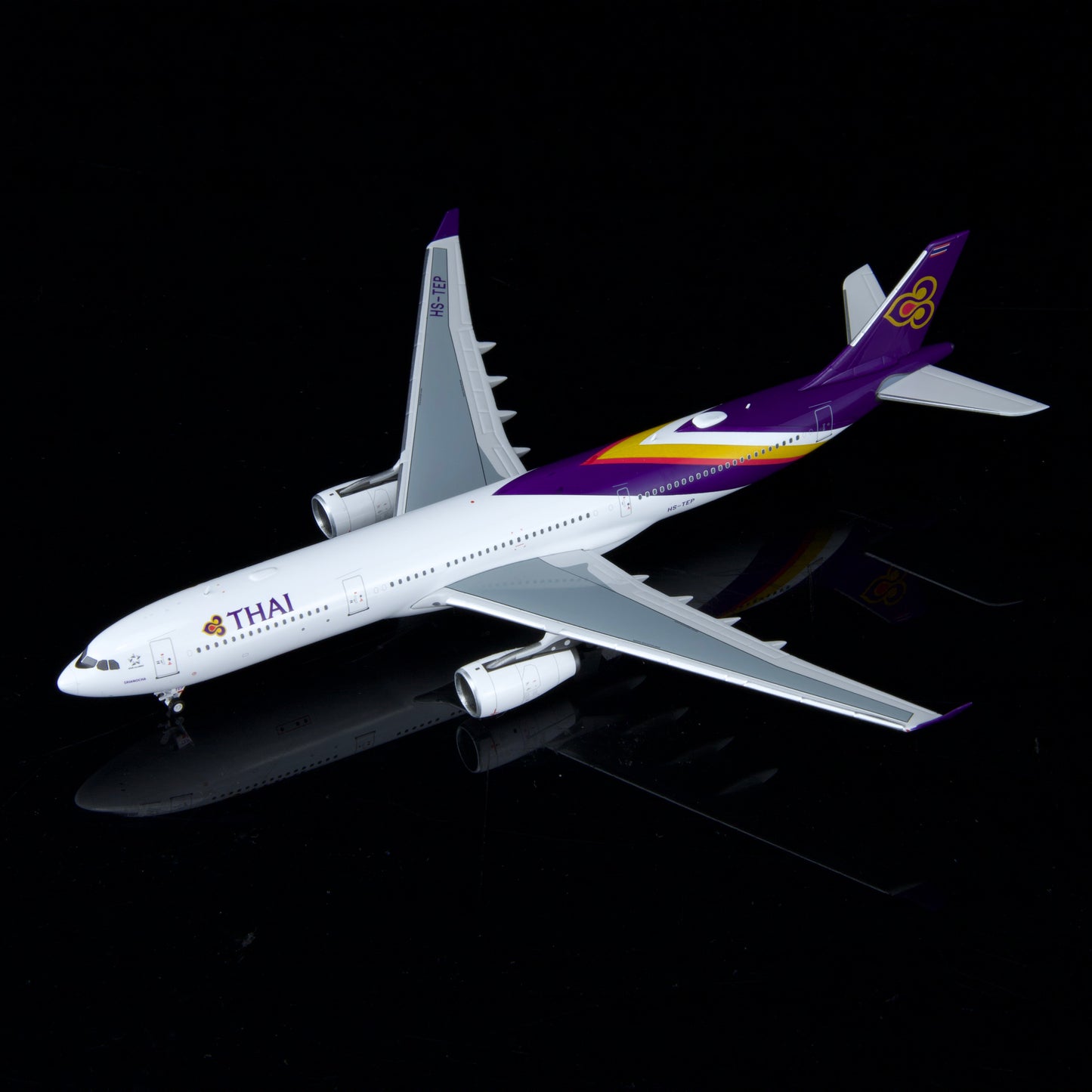 Kylin Models 1:400 Thai Airways Airbus A330-300 HS-TEP K333THA01
