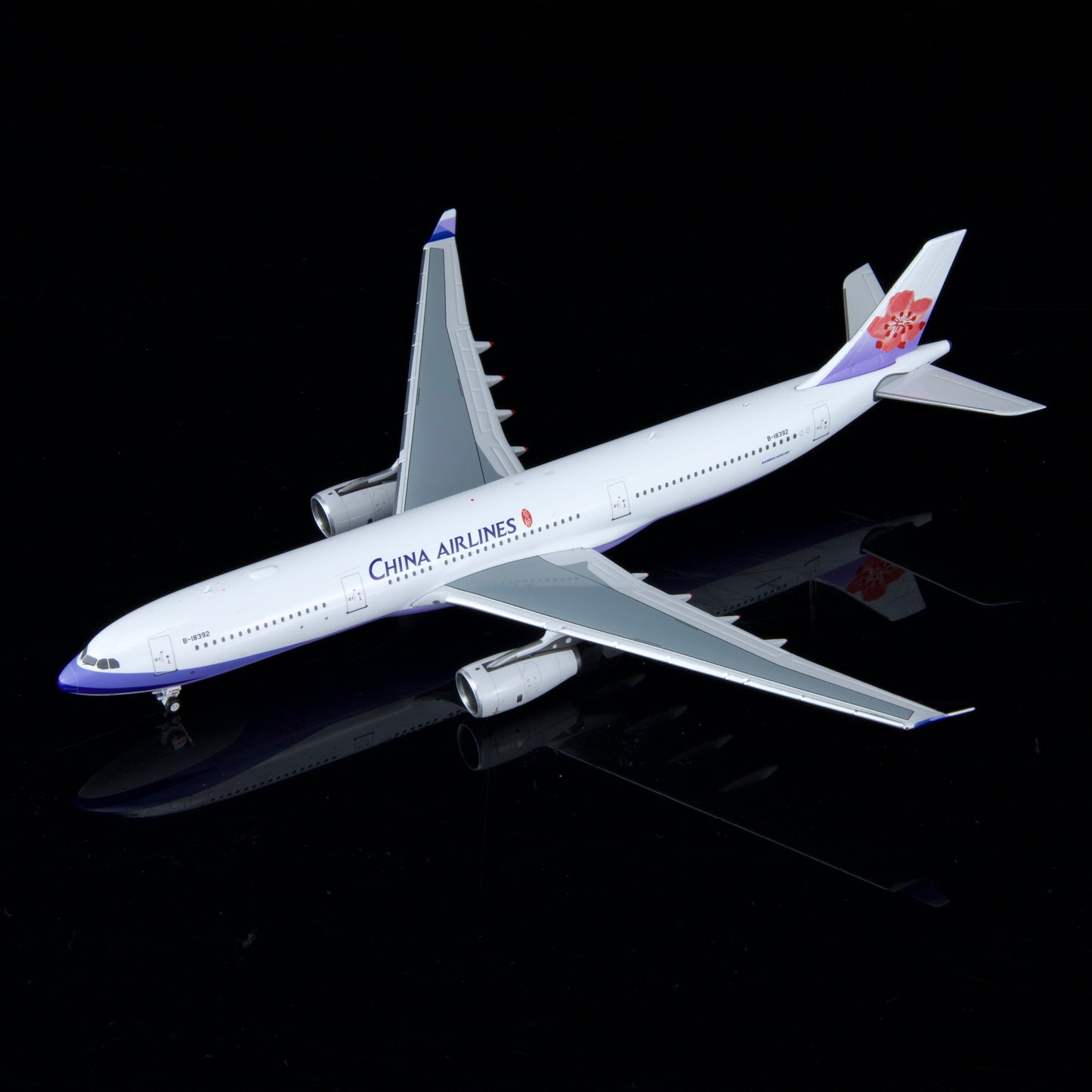 Kylin Models 1:400 China Airlines Airbus A330-300 B-18392 K333CAL01