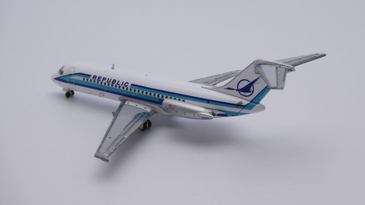 Pre-Order V1:400 Republic Airlines McDonnell Douglas DC-9-10 N8909E 400024