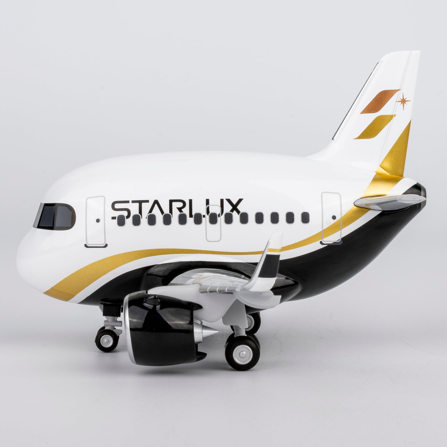 CUMO Cute Model Starlux Airlines Airbus A321neo Q3003