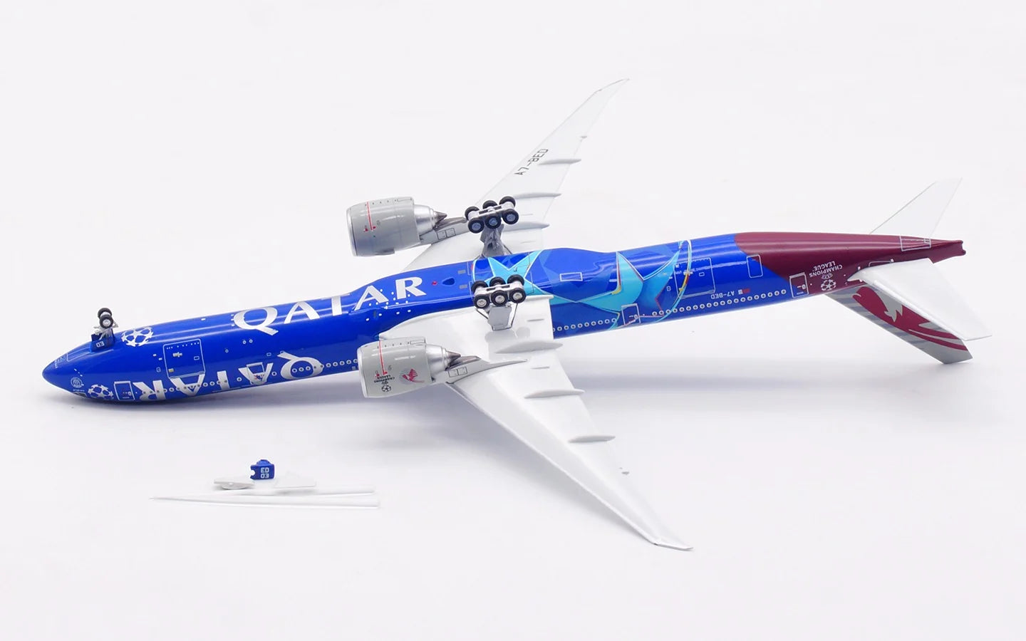 AV400 Qatar Airwasy Boeing 777-3DZER A7-BED "Champions League" WB4064
