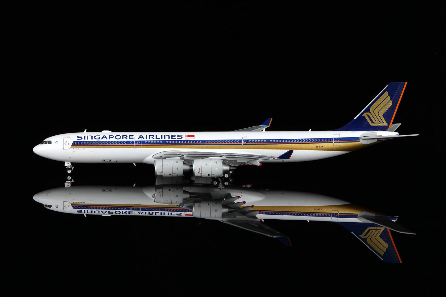 HX Models 1:400 Singapore Airlines Airbus A340-500 9V-SGA Flaps Down A530101F
