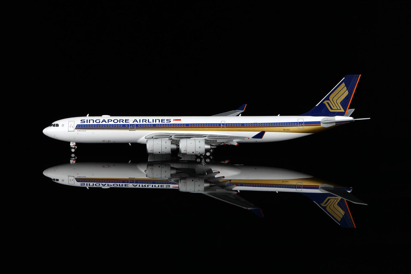 HX Models 1:400 Singapore Airlines Airbus A340-500 9V-SGC Flaps Down A530103F