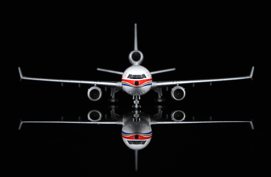 HX Models 1:400 China Eastern McDonnell Douglas MD-11 B-2171