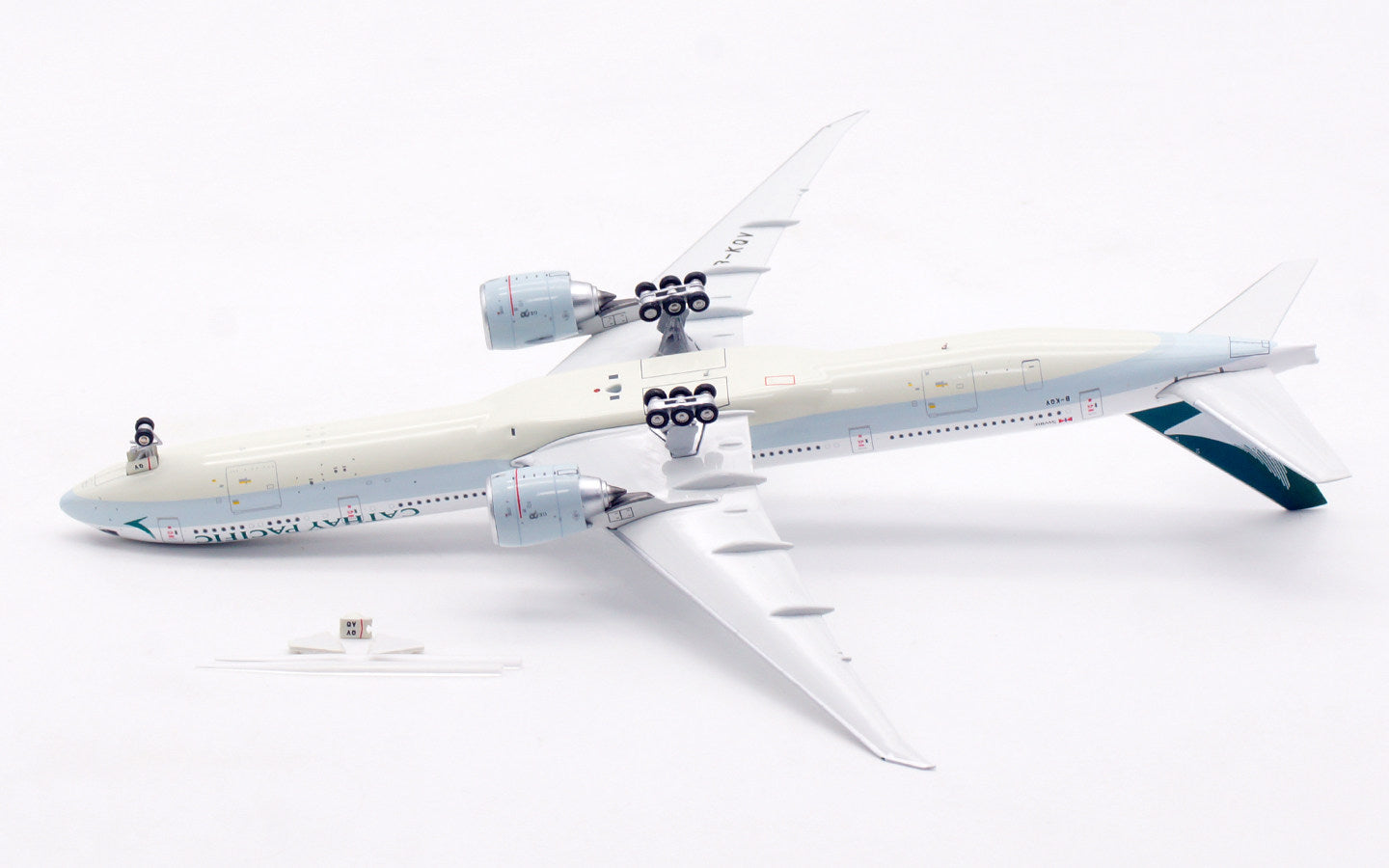 AV400 Cathay Pacific Boeing 777-300ER B-KQV WB4066