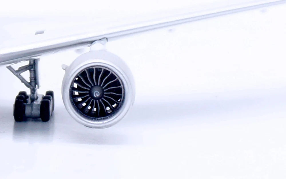 Aviation400 American Airlines Boeing 777-323ER N736AT AV4215