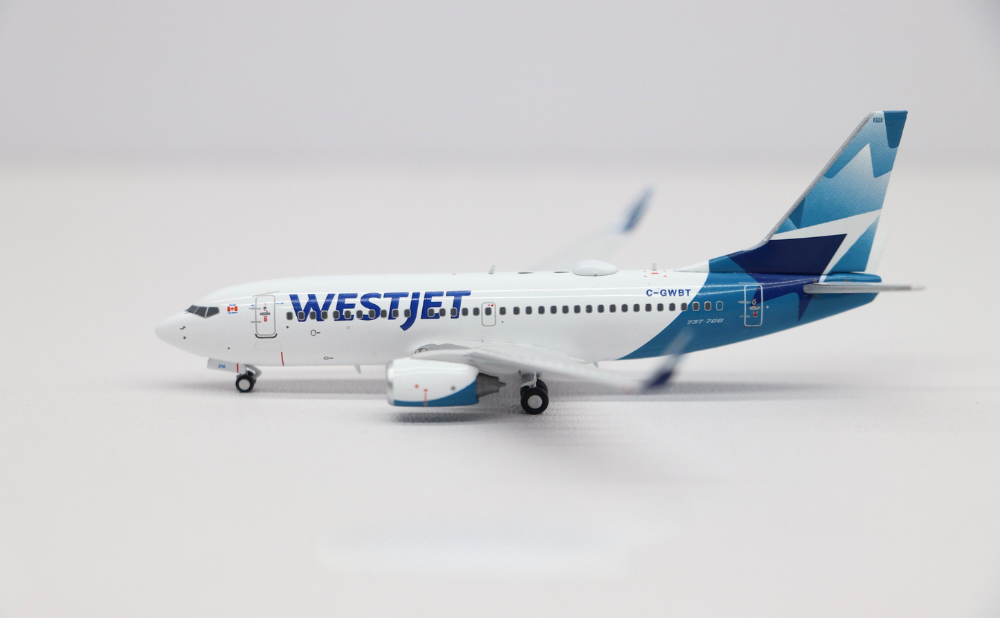 C Model 1:400 WestJet Boeing 737-700 C-GWBT C0057