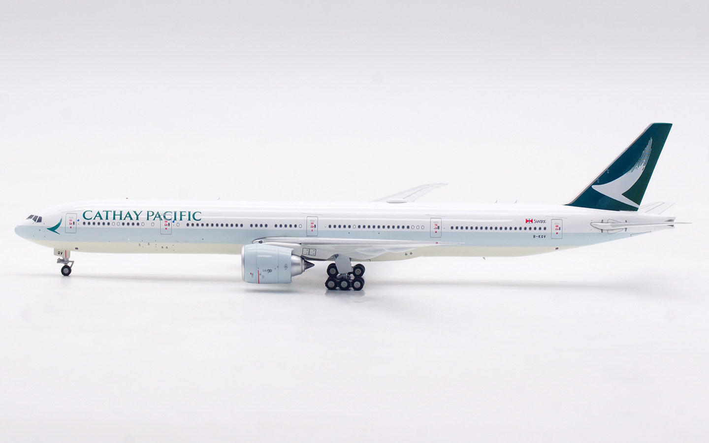 AV400 Cathay Pacific Boeing 777-300ER B-KQV WB4066