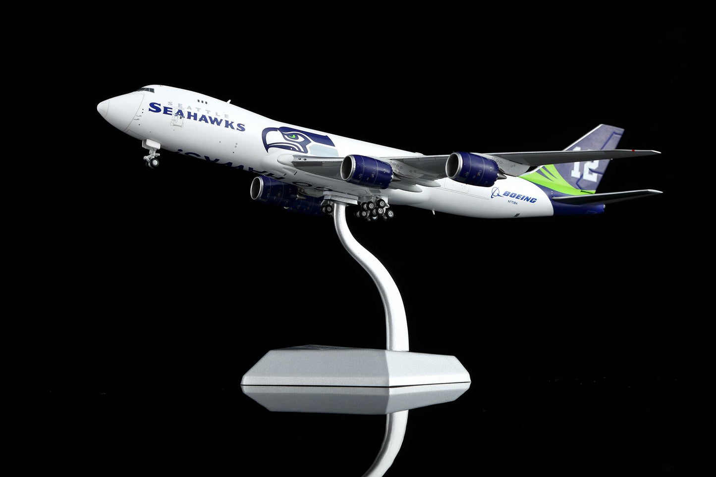 HX Models 1:400 Boeing 747-8F N770BA "Seattle Seahawks" B631006