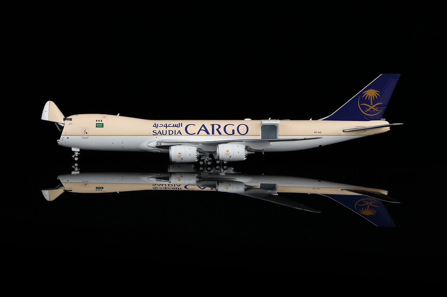 HX Models 1:400 Saudia Cargo Boeing 747-8F HZ-AI3 Interactive B631601C