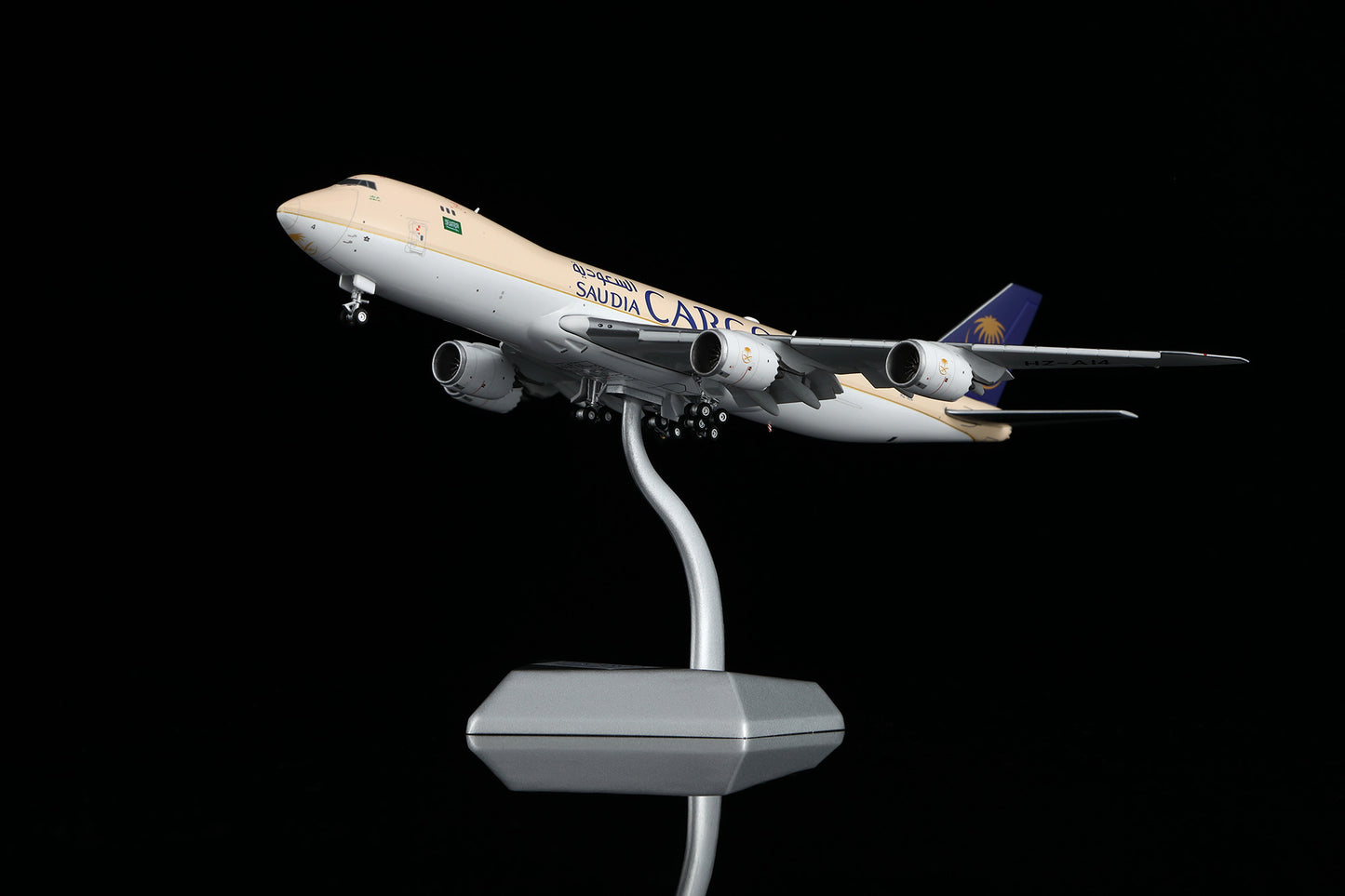 HX Models 1:400 Saudia Cargo Boeing 747-8F HZ-AI3 Flaps Down B631601F