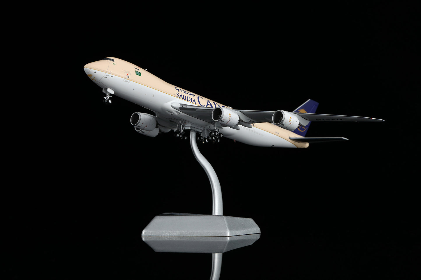 HX Models 1:400 Saudia Cargo Boeing 747-8F HZ-AI4 B631602