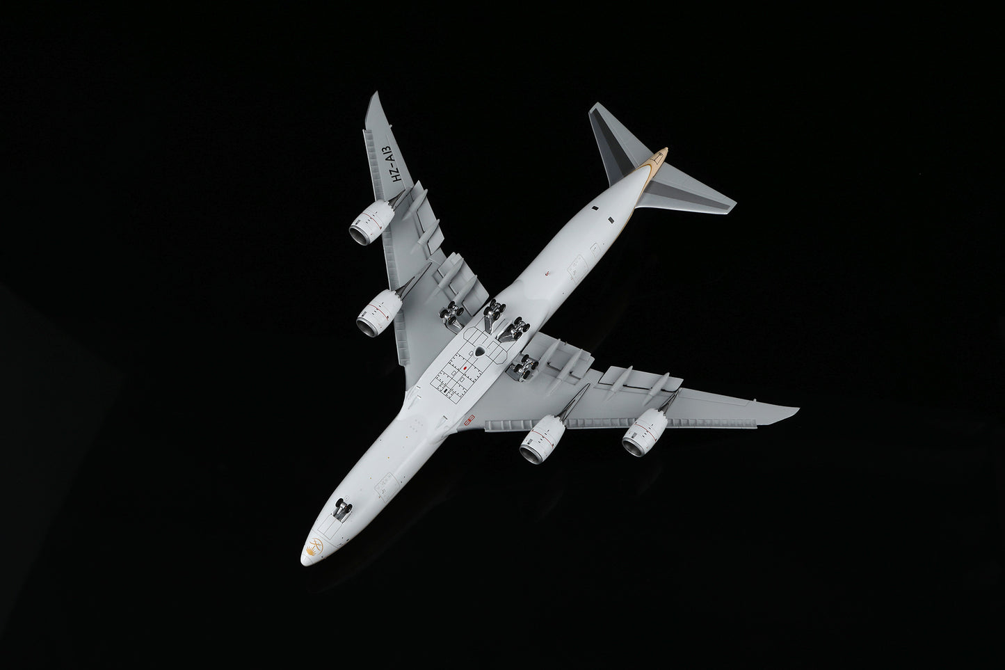 HX Models 1:400 Saudia Cargo Boeing 747-8F HZ-AI4 Flaps Down B631602F