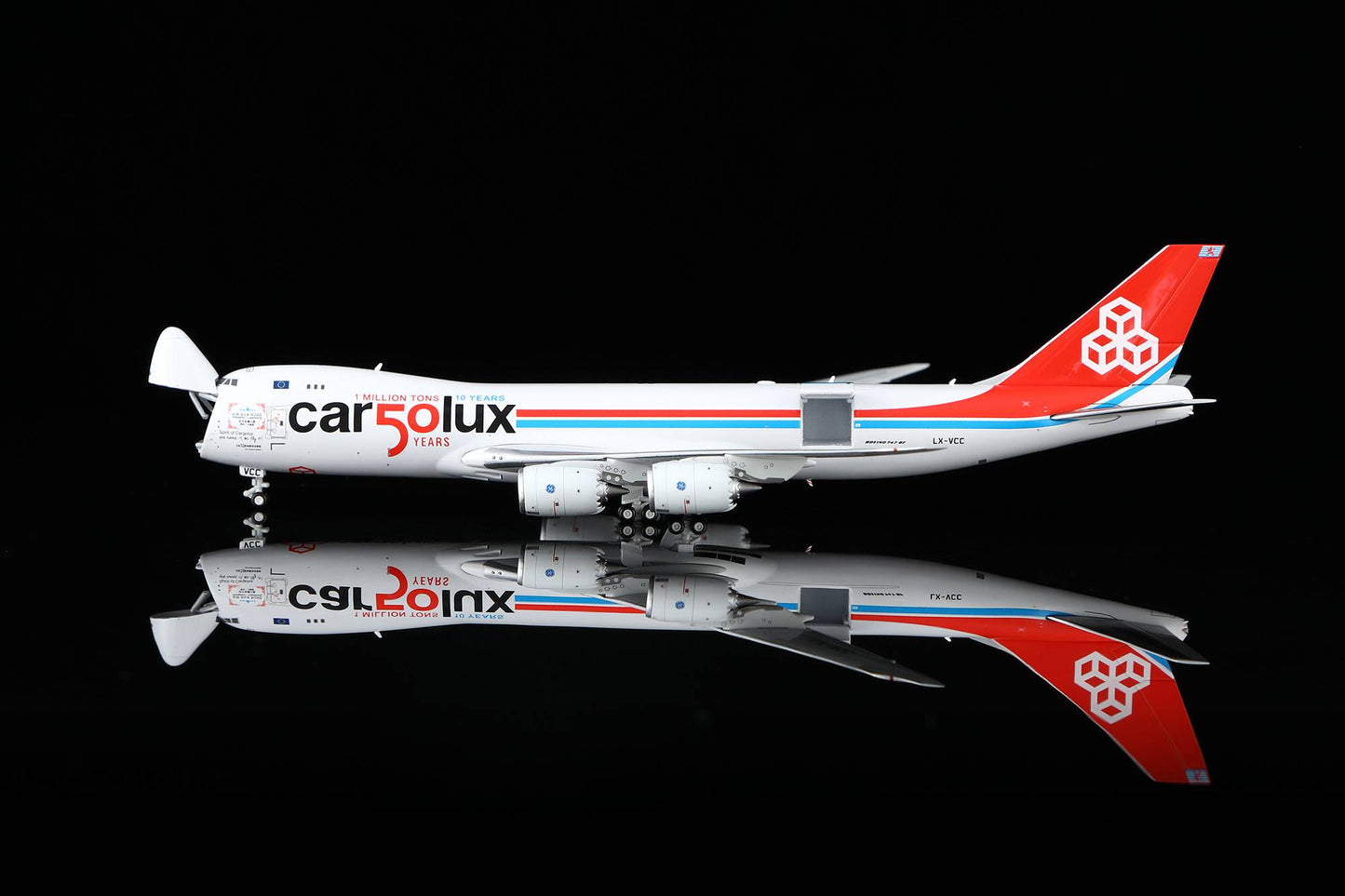 HX Models 1:400 Cargolux Boeing 747-8F LX-VCC "50 Years" Interactive B632001C