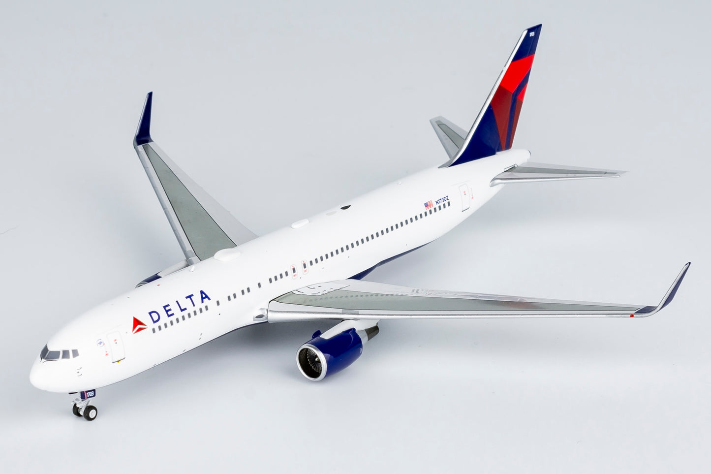 NG Models 1:400 Delta Air Lines Boeing 767-300 (CF6 engines) N173DZ NG 17002
