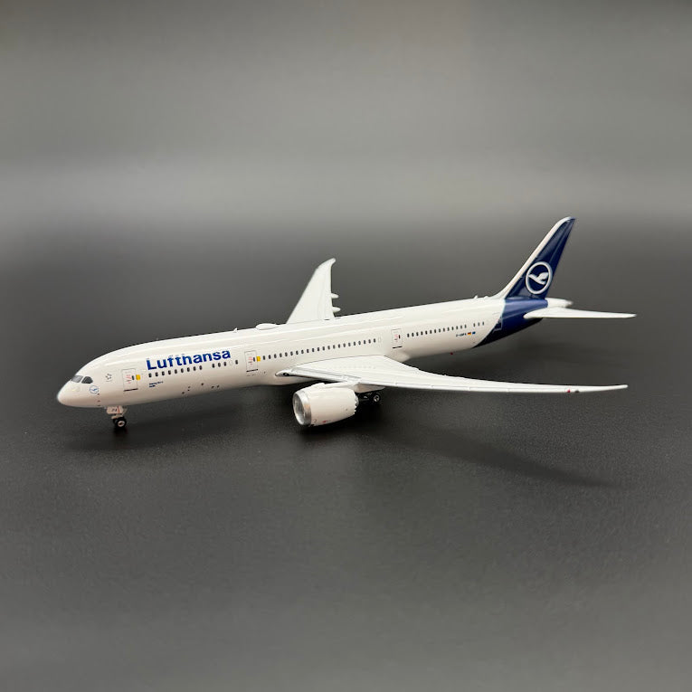 Phoenix Models 1:400 Lufthansa Boeing 787-9 D-ABPA 04461