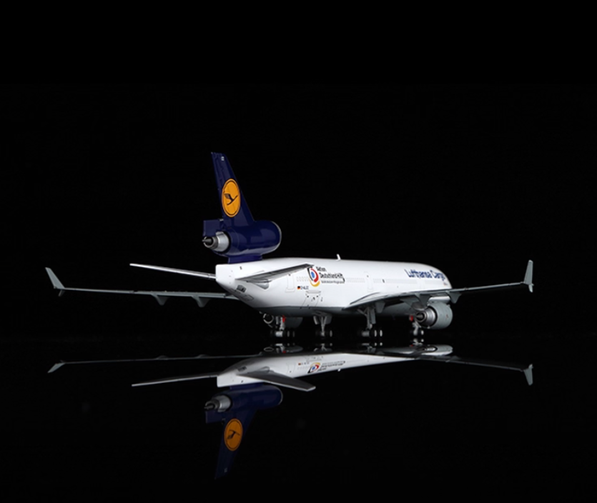 YY Wings 1:400 Lufthansa Cargo McDonnell Douglas MD-11F D-ALCC "Aktion Deutschland Hilft"