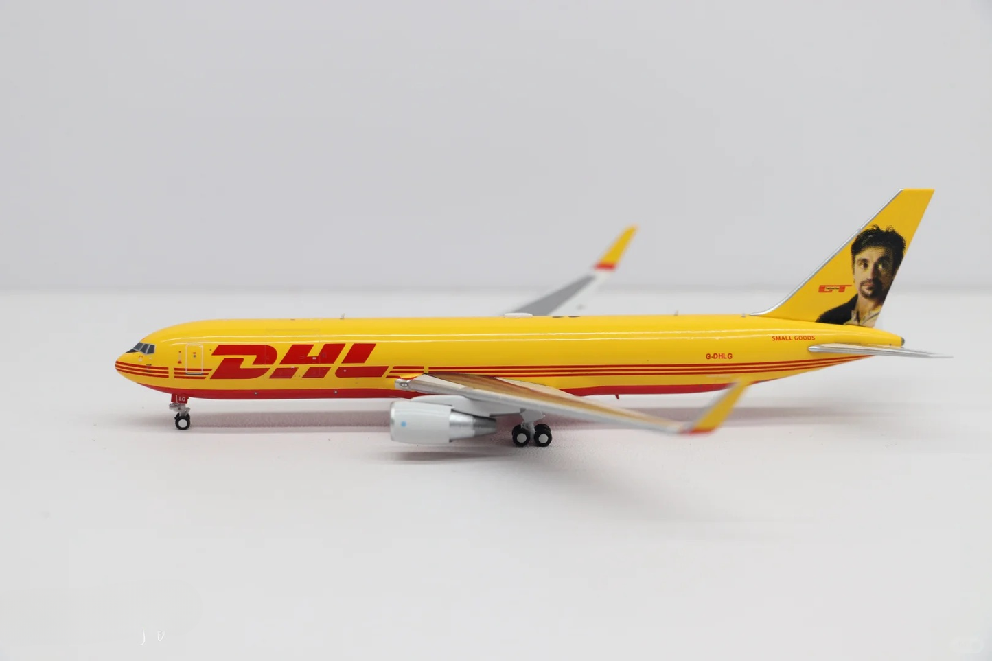 Panda Model 1:400 DHL Boeing 767-300F G-DHLG "Grand Tour" C0066