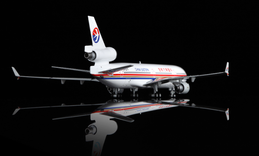 HX Models 1:400 China Eastern McDonnell Douglas MD-11 B-2171