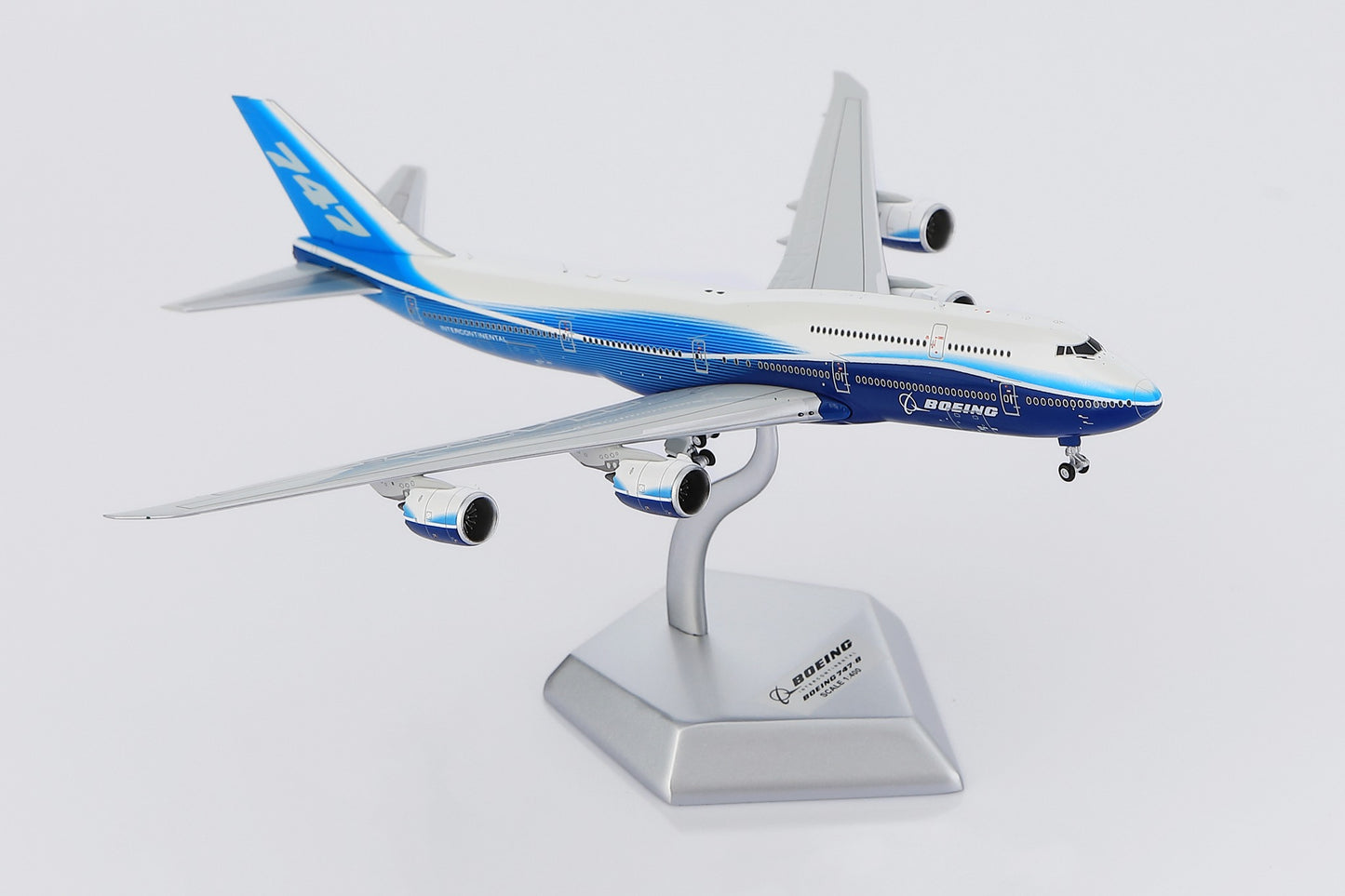 HX Models 1:400 Boeing Company 747-8 "Blue House Livery"