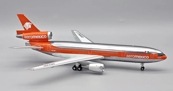 InFlight200 Aeromexico McDonnell Douglas DC-10-30 N8228P IF103AM0825P