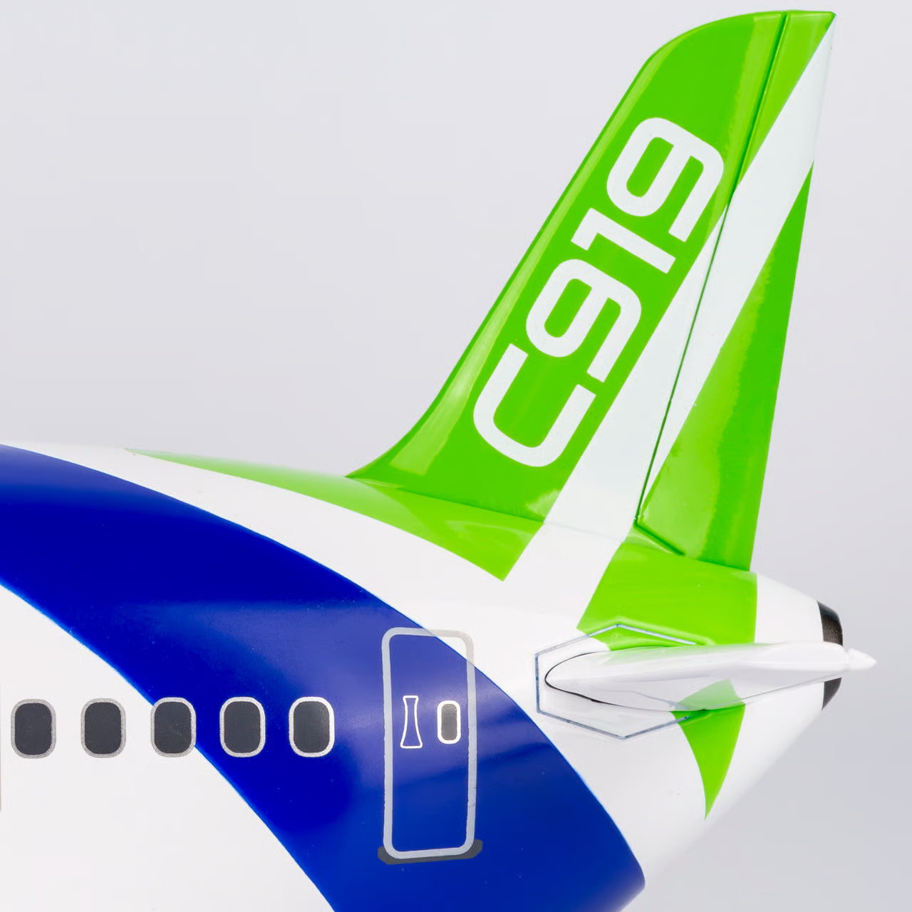 Cute Model COMAC C919 "House  Colors" 87104