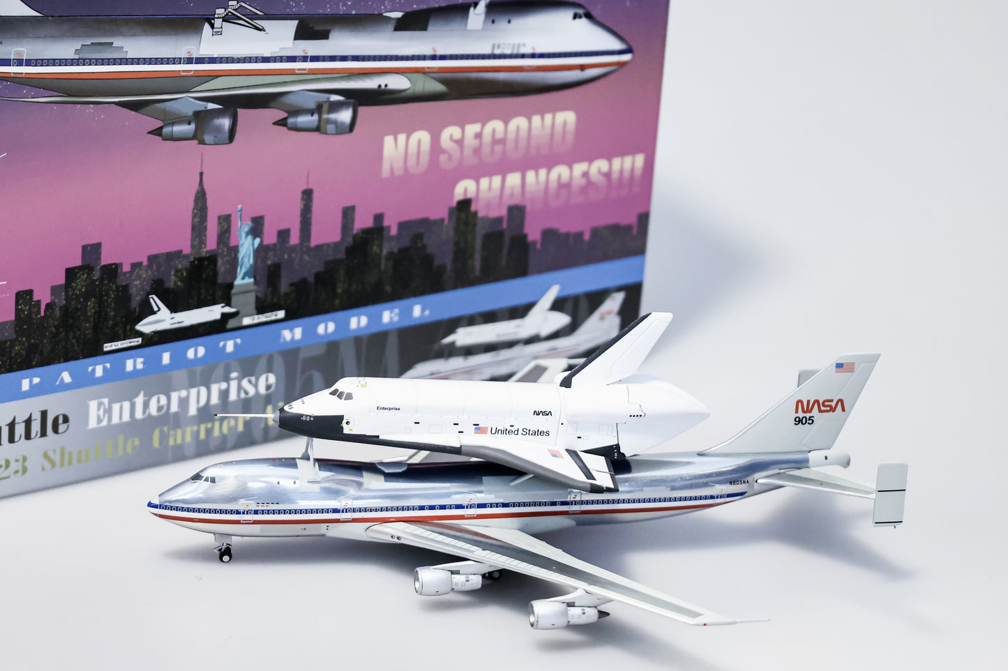 Patriot Models 1:400 NASA Boeing 747-123 (SCA) N905NA with “Enterprise” Space Shuttle
