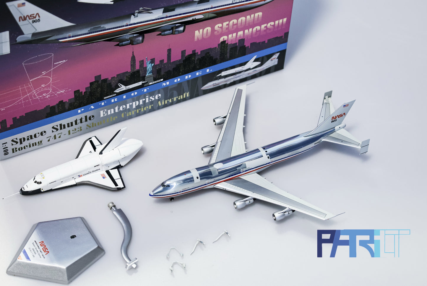 Patriot Models 1:400 NASA Boeing 747-123 (SCA) N905NA with “Enterprise” Space Shuttle