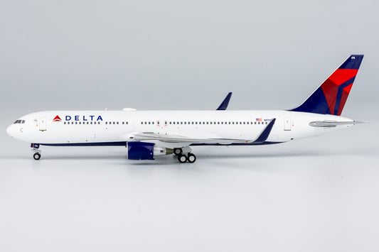 NG Models 1:400 Delta Air Lines Boeing 767-300 (PW4000 engine) N174DN NG 17001