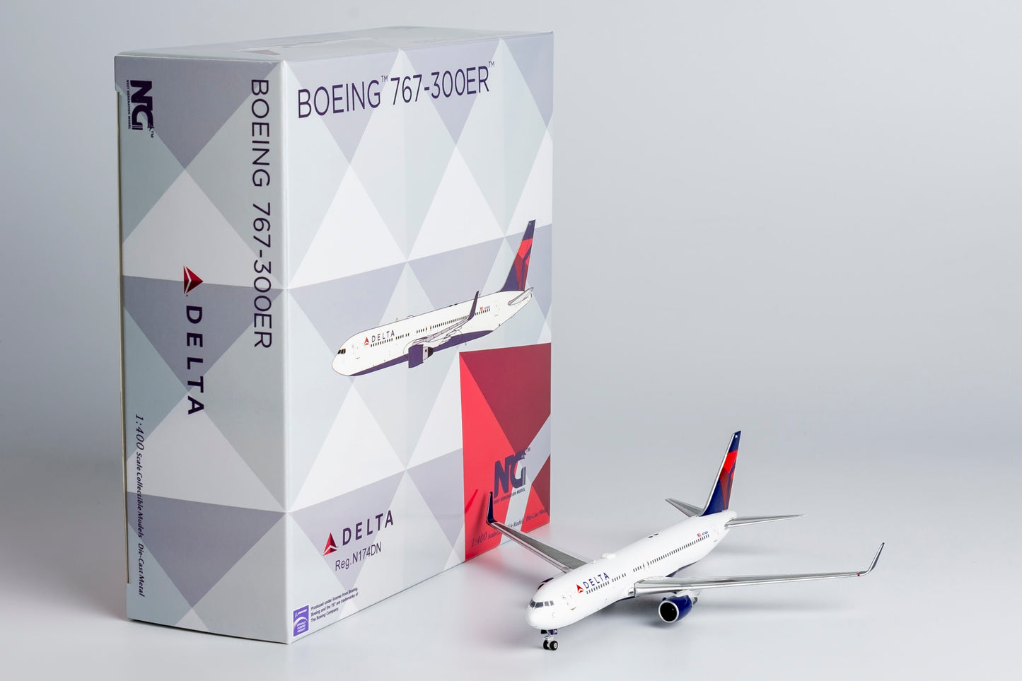 NG Models 1:400 Delta Air Lines Boeing 767-300 (PW4000 engine) N174DN NG 17001