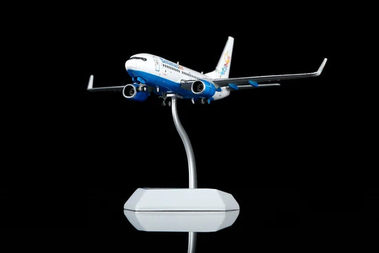 Pre-Order Legacy Jets 1:400 Bahamasair Boeing 737-700 C6-BFY LJ11516-10