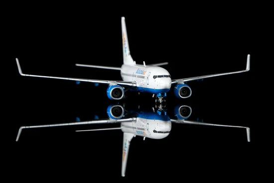 Pre-Order Legacy Jets 1:400 Bahamasair Boeing 737-700 C6-BFY LJ11516-10